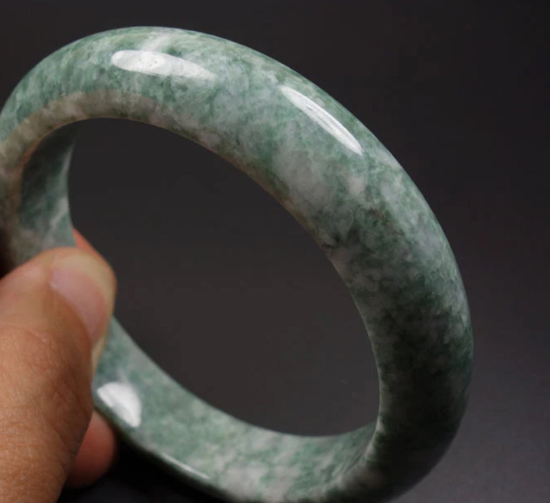 VINTAGE Large Certified Jadiete Green/White Jade Bangle Size 61mm U045