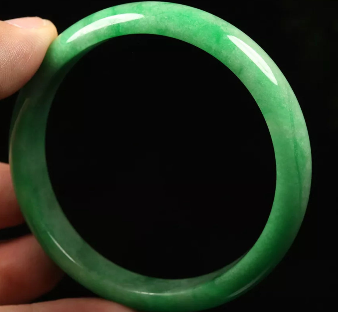 VINTAGE Medium Jadeite Green Jade Bangle Size 59mm S797 - JazzyJewelbyAmina 