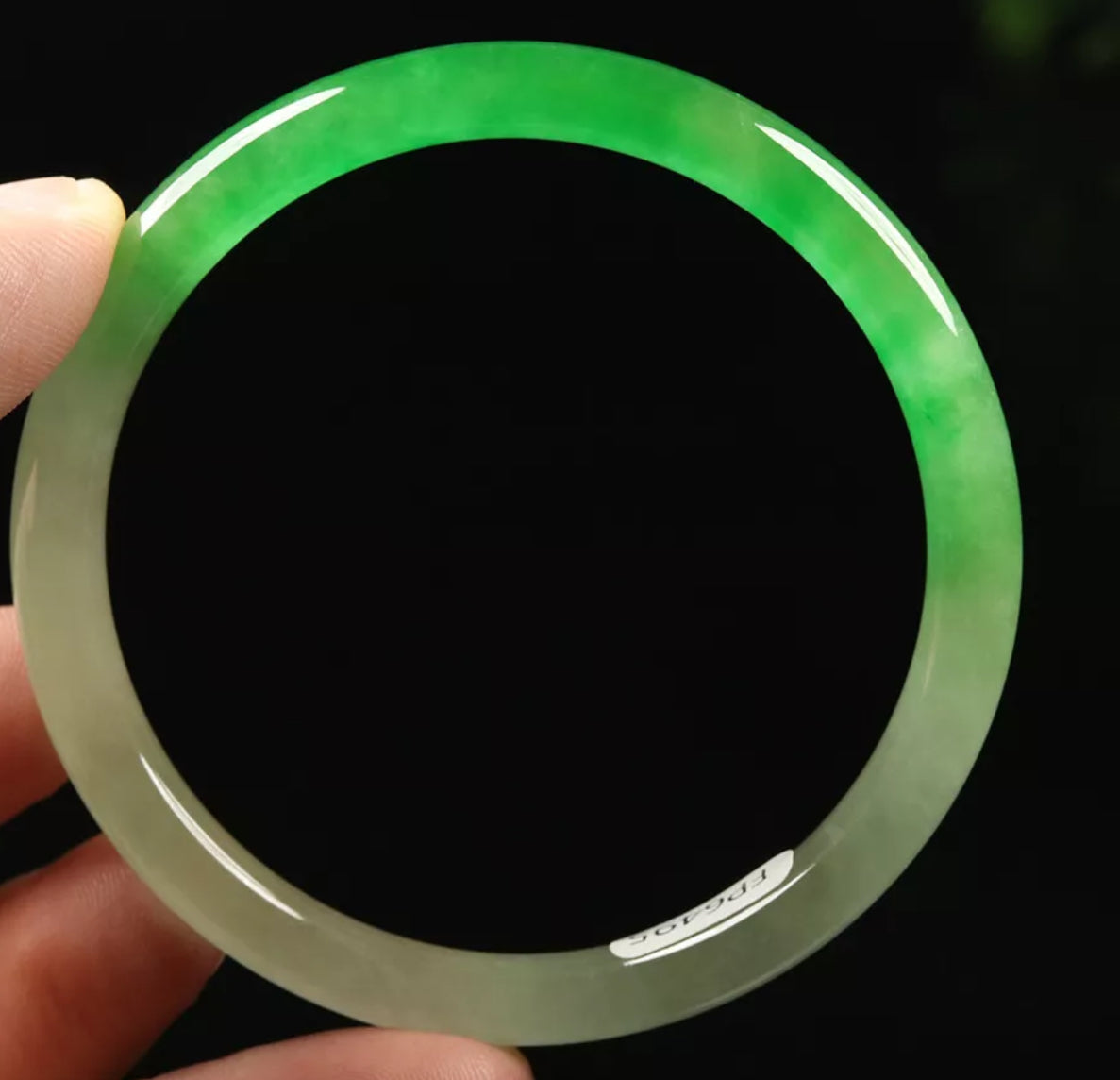 VINTAGE Medium Jadeite Green Jade Bangle Size 59mm Ombré Round Princess Cut G43 - JazzyJewelbyAmina 