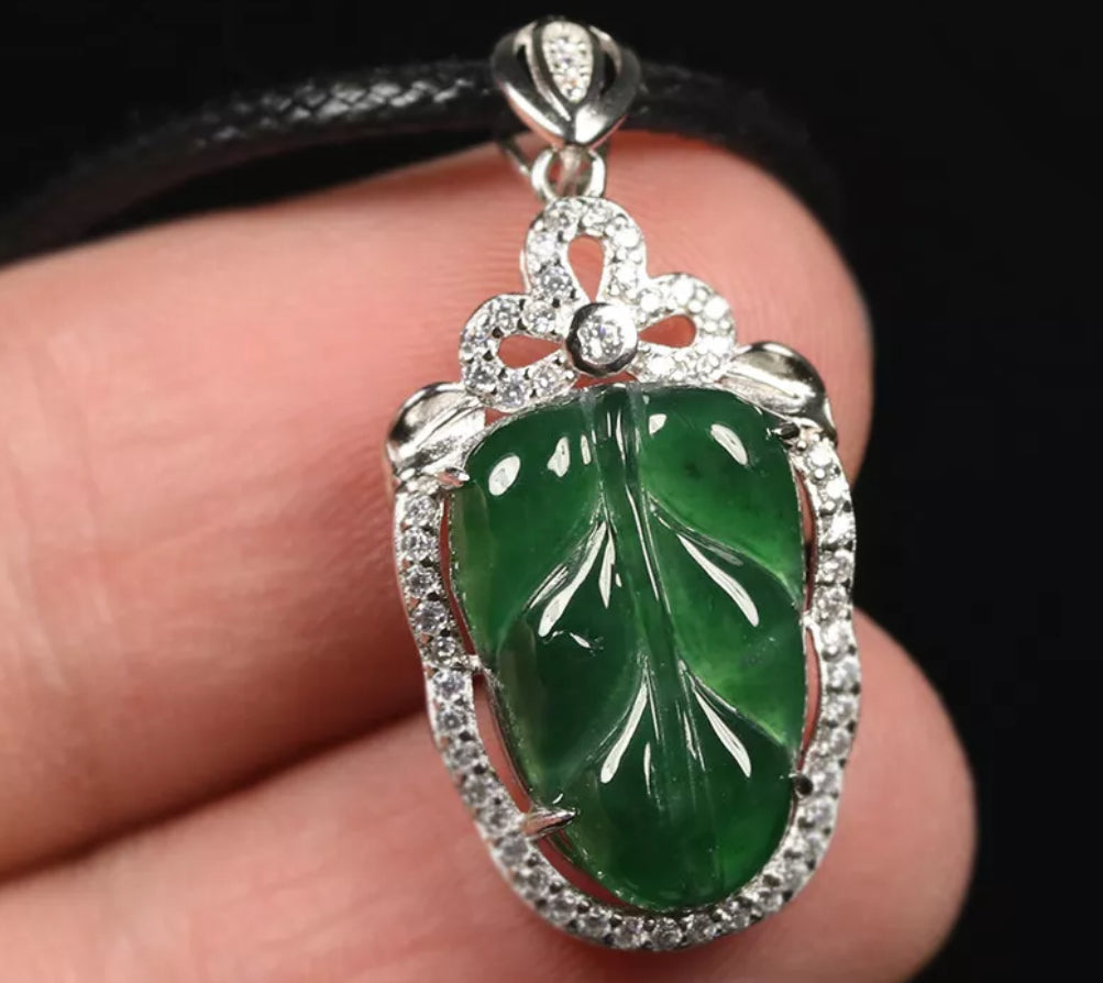VINTAGE Jadeite Green Jade Leaf w/ 925 Sterling Silver Bail/Setting - JazzyJewelbyAmina 