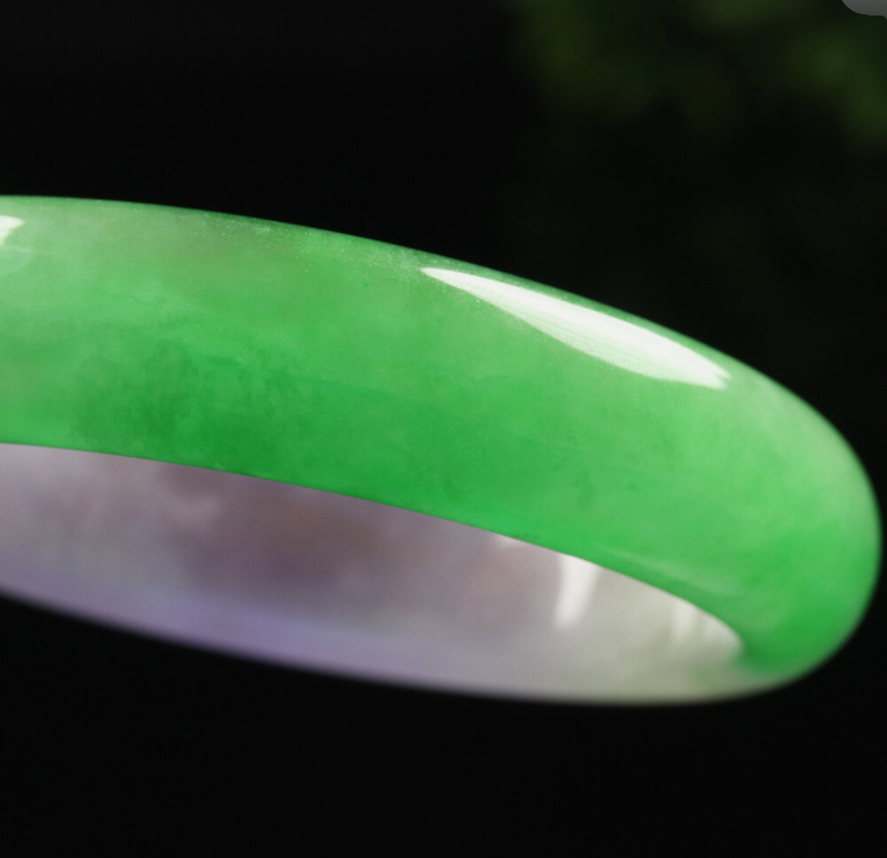 VINTAGE Medium Jadeite Green/Lavender Jade Bangle Size 59MM S270 - JazzyJewelbyAmina 