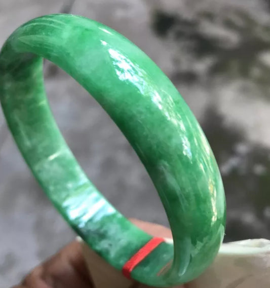 VINTAGE Large Jadeite Green Jade Bangle Size 62mm Emerald Green A464 - JazzyJewelbyAmina 