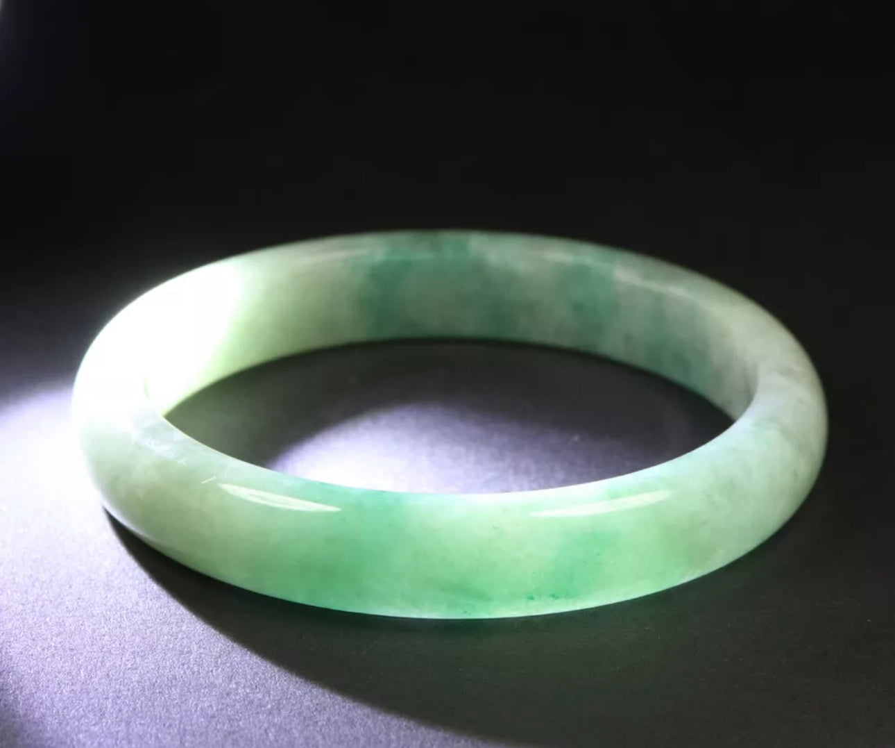 VINTAGE Small Jadeite Green Jade Bangle Size 56mm S231 - JazzyJewelbyAmina 