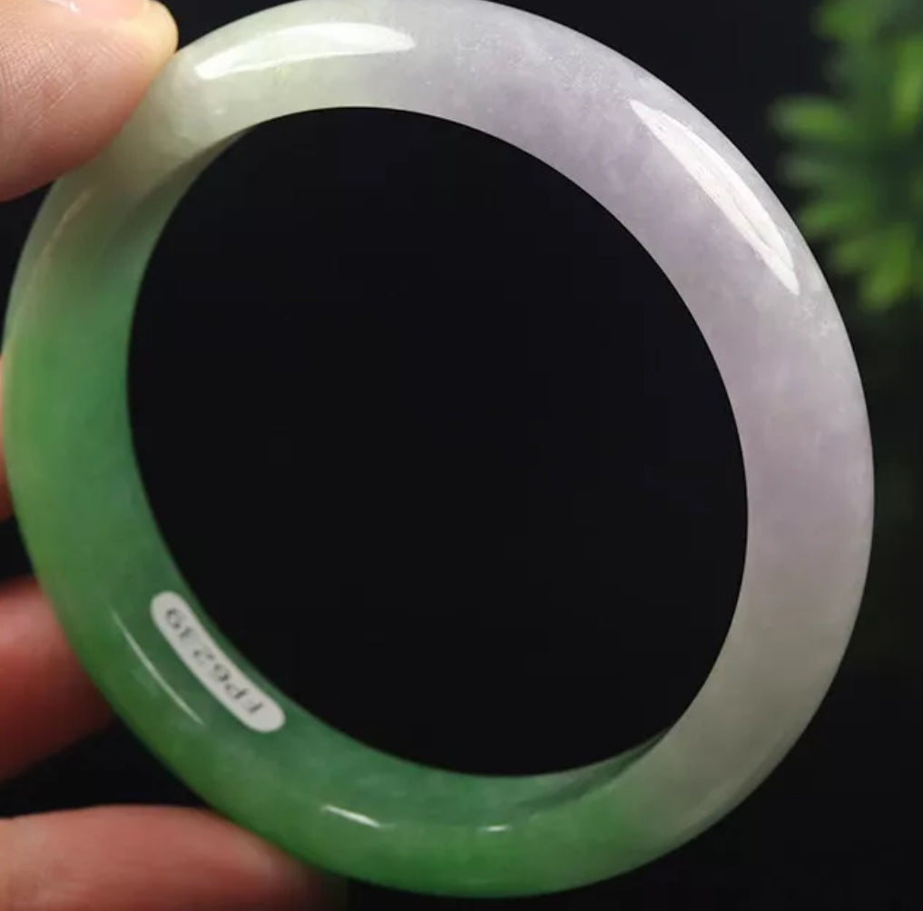 VINTAGE Medium Jadeite Green/Lavender Jade Bangle Size 59mm D531 - JazzyJewelbyAmina 