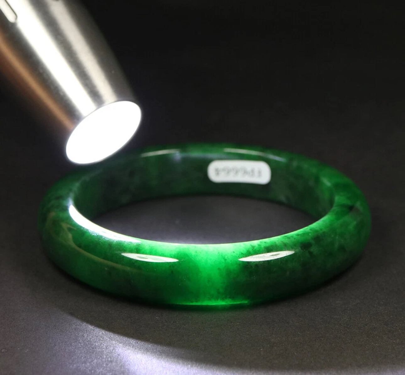 VINTAGE Small Jadeite Green Jade Bangle Size 56mm A381 - JazzyJewelbyAmina 