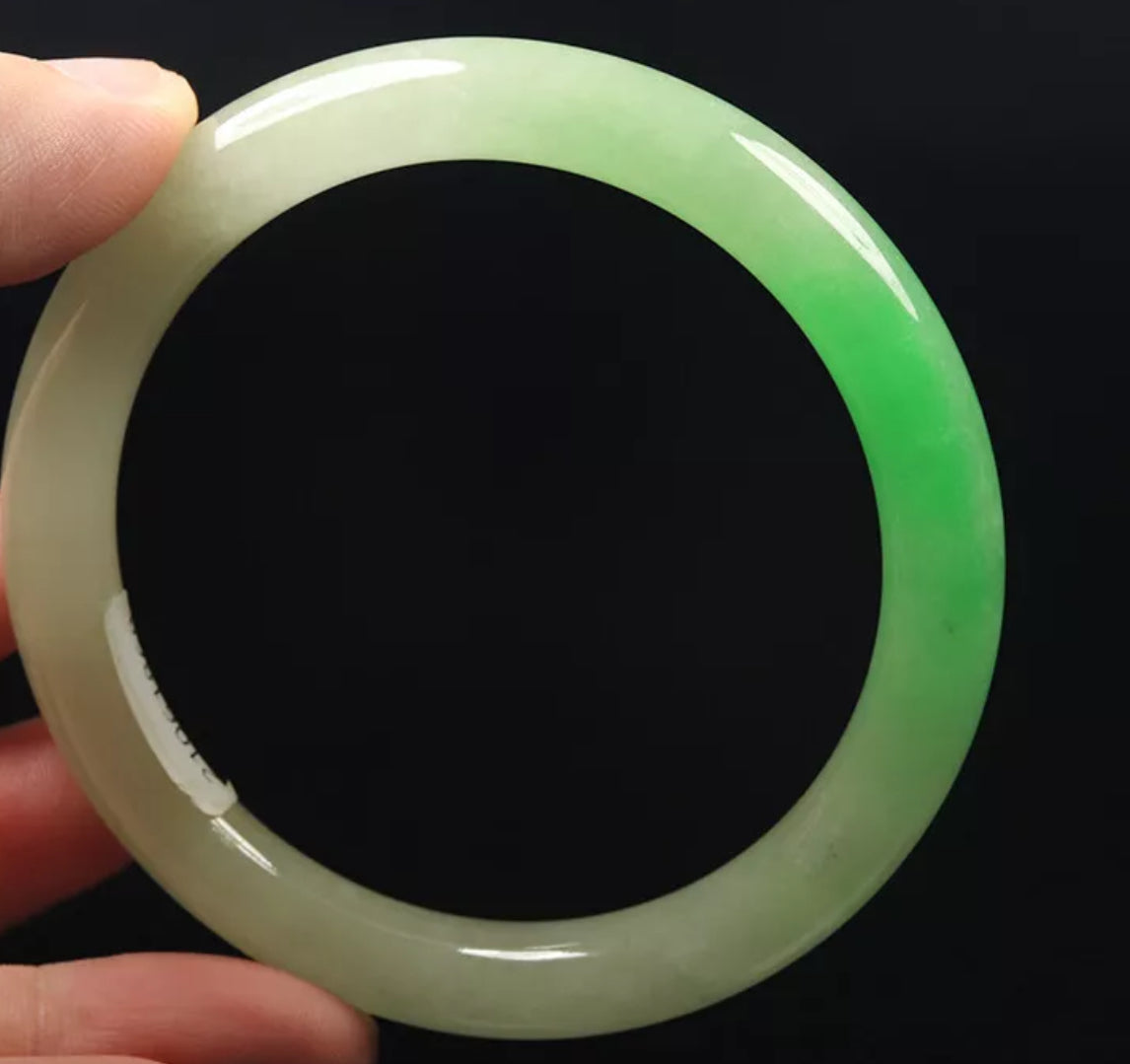 VINTAGE Large Jadeite Green Jade Bangle Size 63mm Round Princess Cut Ombré Green G868 - JazzyJewelbyAmina 