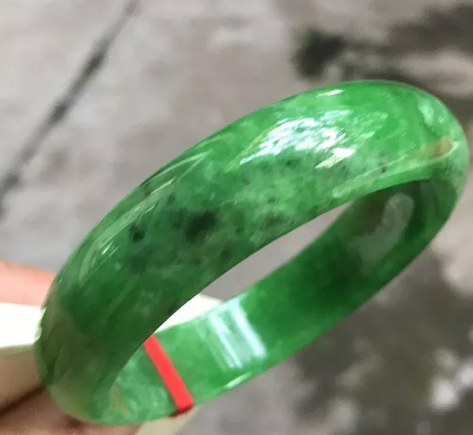 VINTAGE Large Jadeite Green Jade Bangle Size 60mm Emerald Green Jade D - JazzyJewelbyAmina 