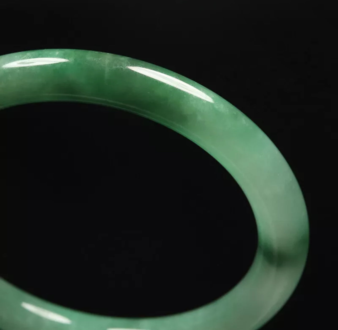 VINTAGE Medium Jadeite Green Jade Bangle Size 57mm Round Princess Cut O745 - JazzyJewelbyAmina 