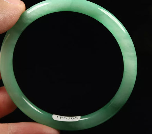 VINTAGE Medium Jadeite Green Jade Bangle Size 58mm Round Princess Cut Bright Apple Green O789 - JazzyJewelbyAmina 