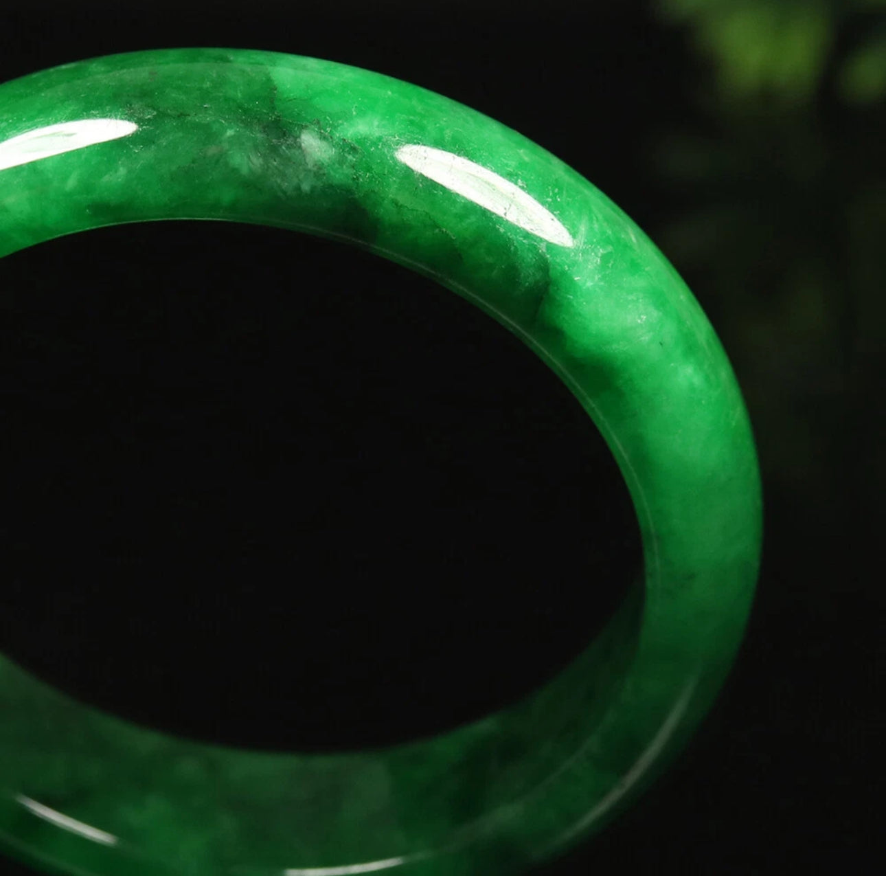 VINTAGE Medium Jadeite Green Jade Bangle Size 59mm Emerald Green! A693 - JazzyJewelbyAmina 
