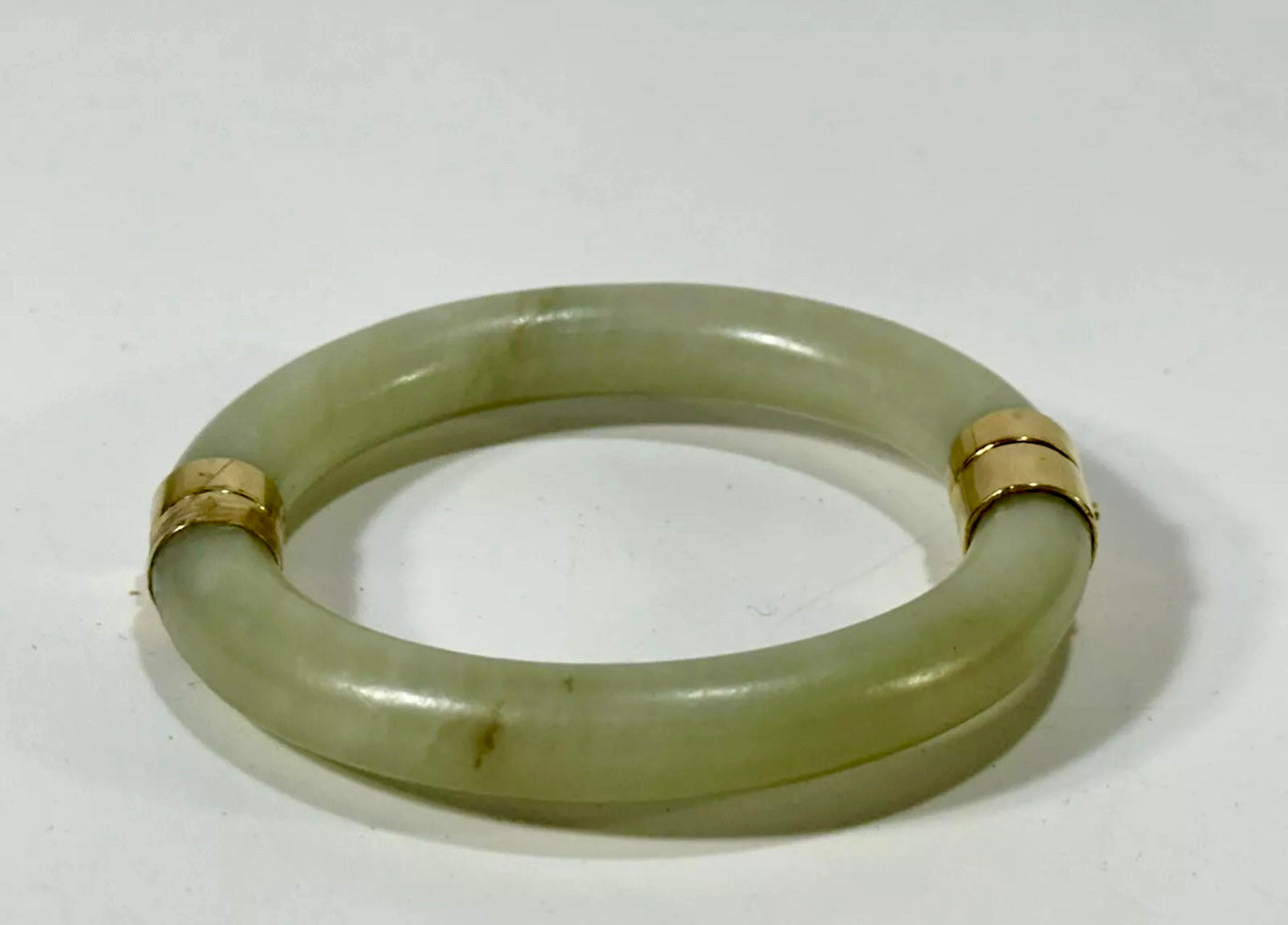 VINTAGE 14k Gold Hinged Jade Bangle w/ Safety Chain - JazzyJewelbyAmina 