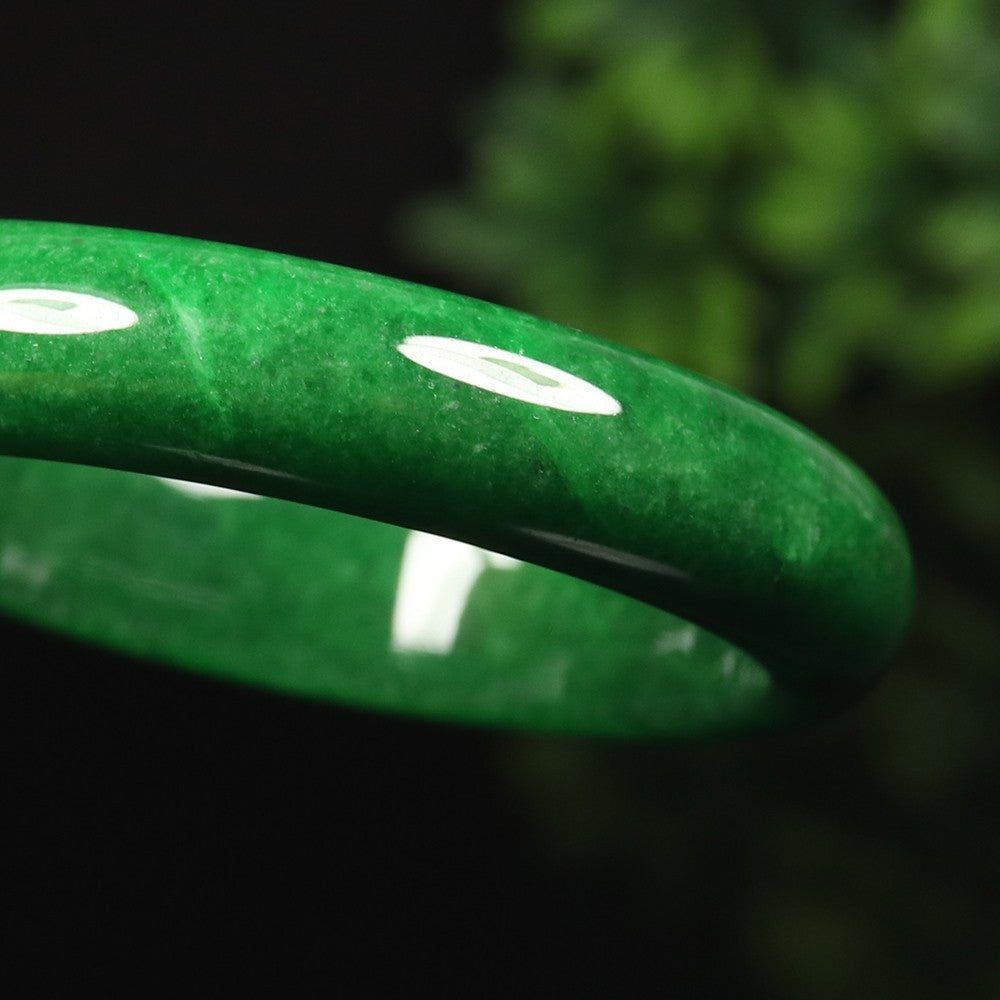 VINTAGE Small Jadeite Green Jade Bangle Size 55mm D775 - JazzyJewelbyAmina 
