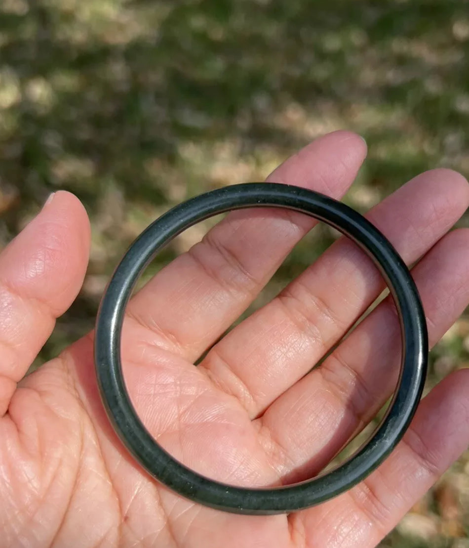 VINTAGE Small Nephrite Black/Green Jade Bangle Round Princess Cut Size 55.5 mm A251 - JazzyJewelbyAmina 