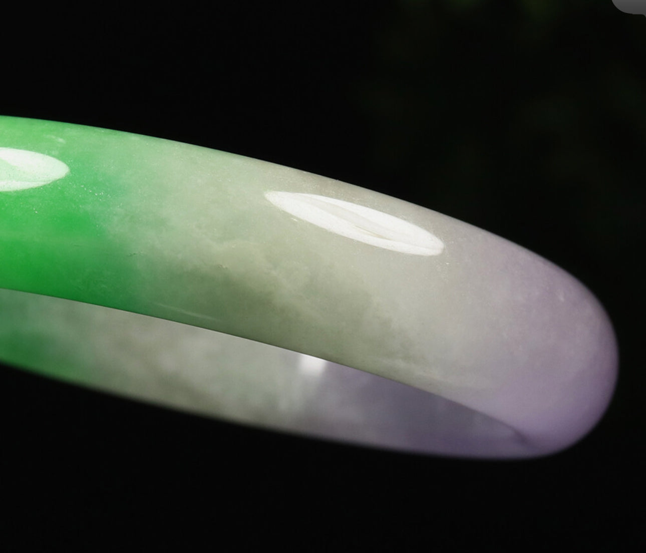 VINTAGE Medium Jadeite Green/Lavender Jade Bangle Size 59MM S270 - JazzyJewelbyAmina 