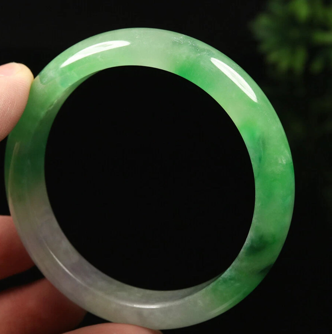 VINTAGE Medium Jadeite Green Lavender Icy Jade Bangle Size 59mm U653