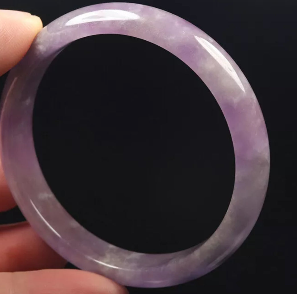 VINTAGE Small Jade Lavender Bangle Size 56mm O687 - JazzyJewelbyAmina 