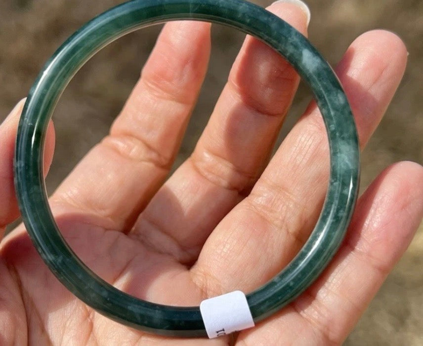 VINTAGE Small Jadeite Green Jade Bangle - Round Princess Cut - from Guatemala Size 55mm M885 - JazzyJewelbyAmina 