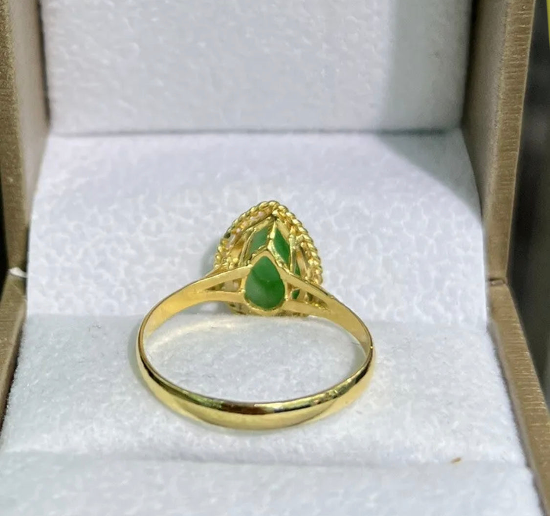 VINTAGE Jade Pear Shaped 14K Solid Gold Ring Size 7.5 US - JazzyJewelbyAmina 