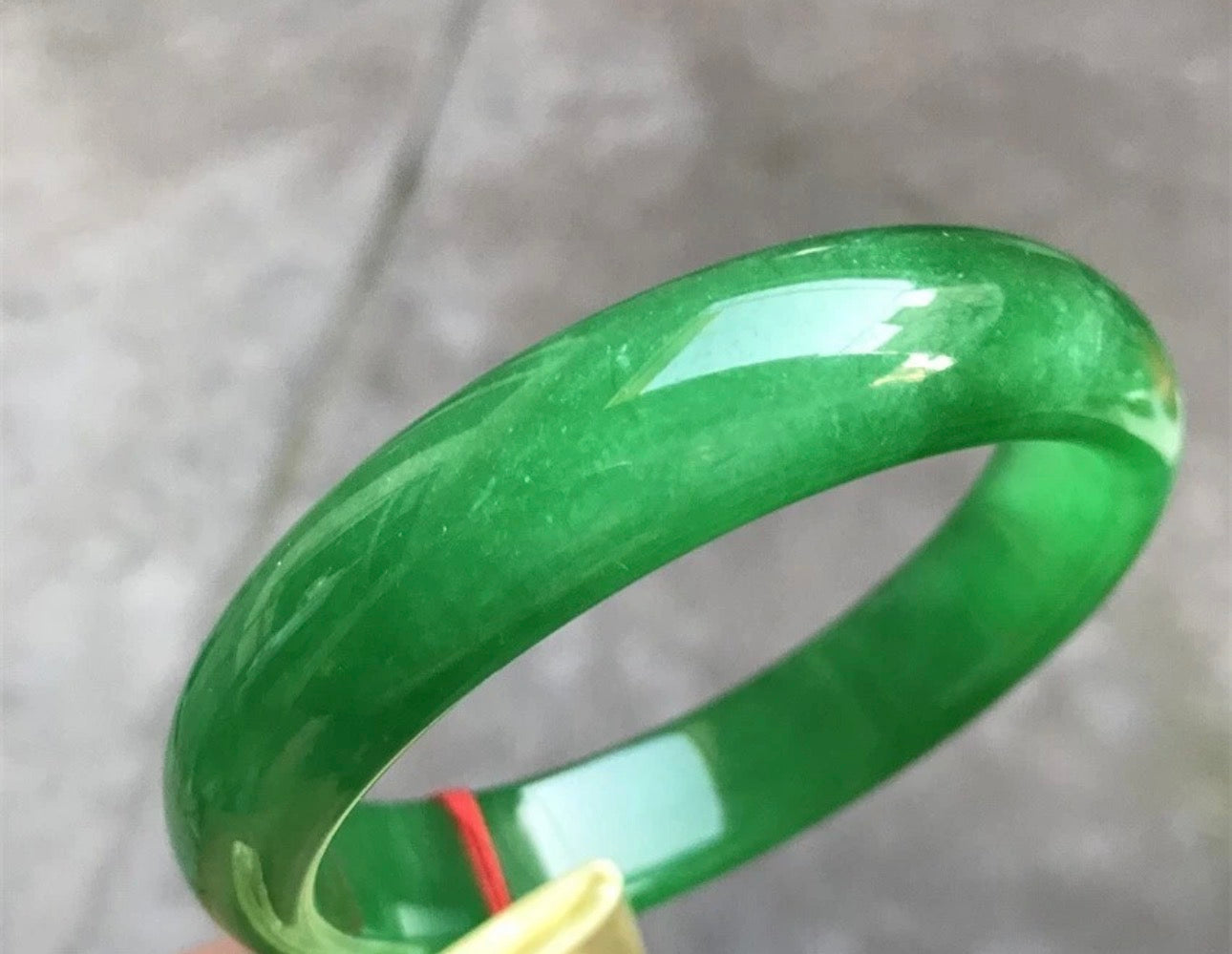 VINTAGE XXL Jadeite Green Jade Bangle Size 68.7 mm Unique Apple Green Jade F067 - JazzyJewelbyAmina 
