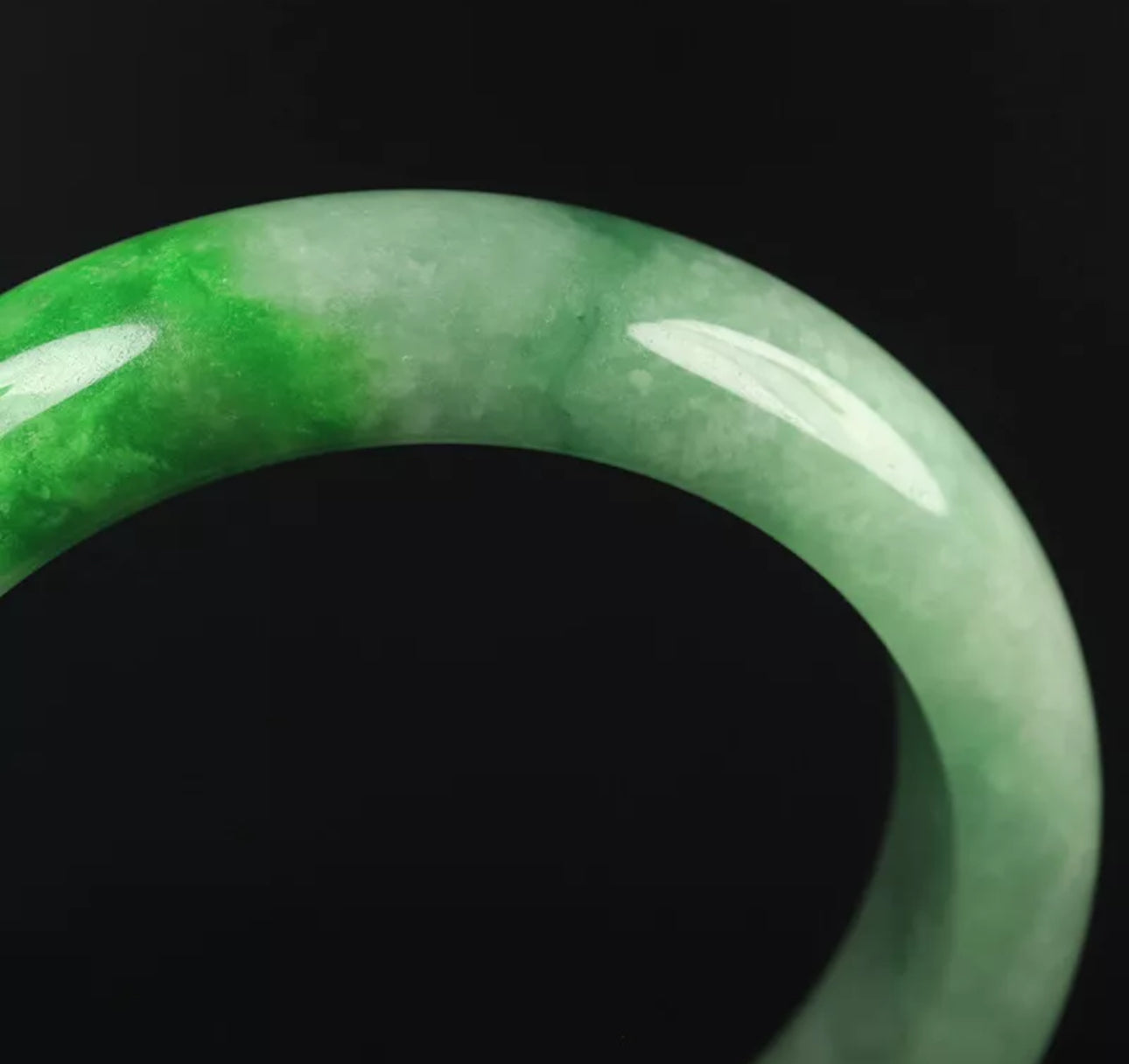 VINTAGE Medium Jadeite Green Jade Bangle Size 59mm U647 Pop Imperial Green! - JazzyJewelbyAmina 