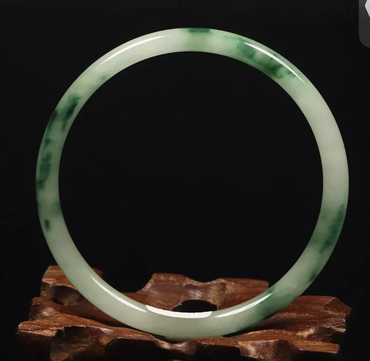VINTAGE Medium Jadeite Green/White Jade Bangle Round Princess Thin Cut Size 58mm A151 - JazzyJewelbyAmina 