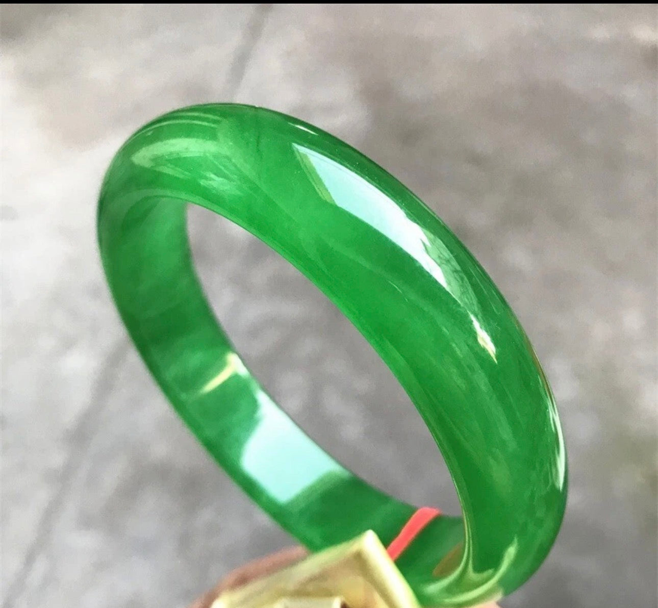 VINTAGE XXL Jadeite Green Jade Bangle Size 68.7 mm Unique Apple Green Jade F067 - JazzyJewelbyAmina 