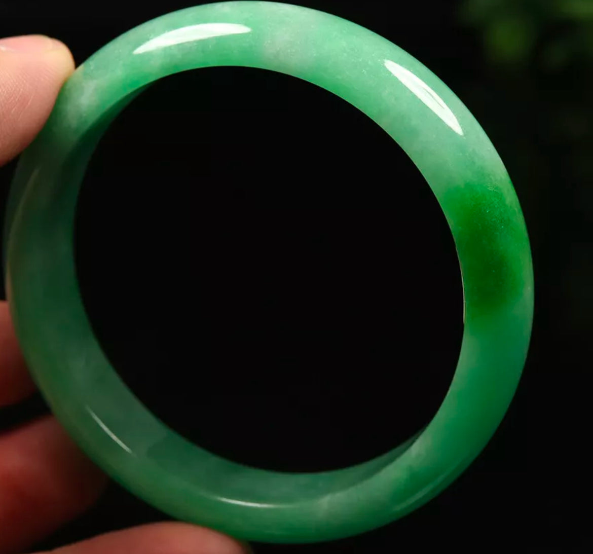 VINTAGE Large Jadeite Green Jade Bangle Size 60mm Beautiful Pop Green D625 - JazzyJewelbyAmina 