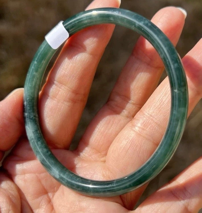 VINTAGE Small Jadeite Green Jade Bangle - Round Princess Cut - from Guatemala Size 55mm M885 - JazzyJewelbyAmina 