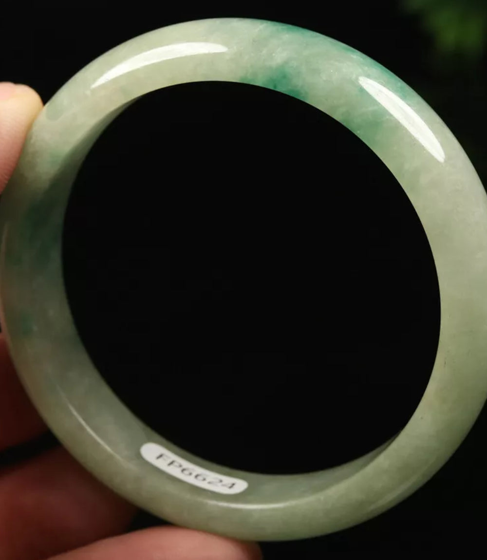 VINTAGE XS Jadeite Green/White Jade Bangle Size 54mm N301 - JazzyJewelbyAmina 