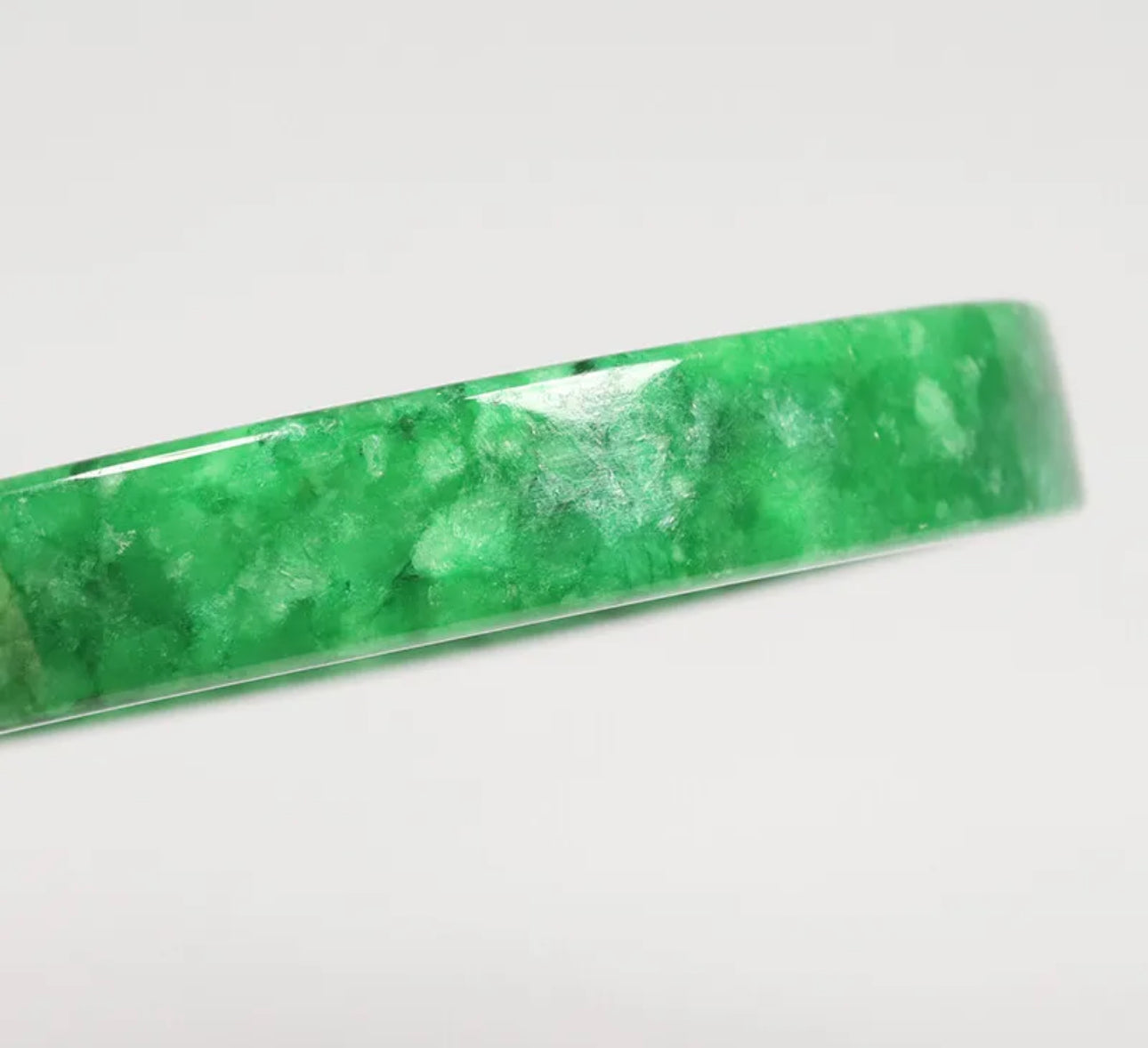 VINTAGE XXL Jadeite Green Jade Bangle Size 67mm   Chunky Square Cut A925 - JazzyJewelbyAmina 