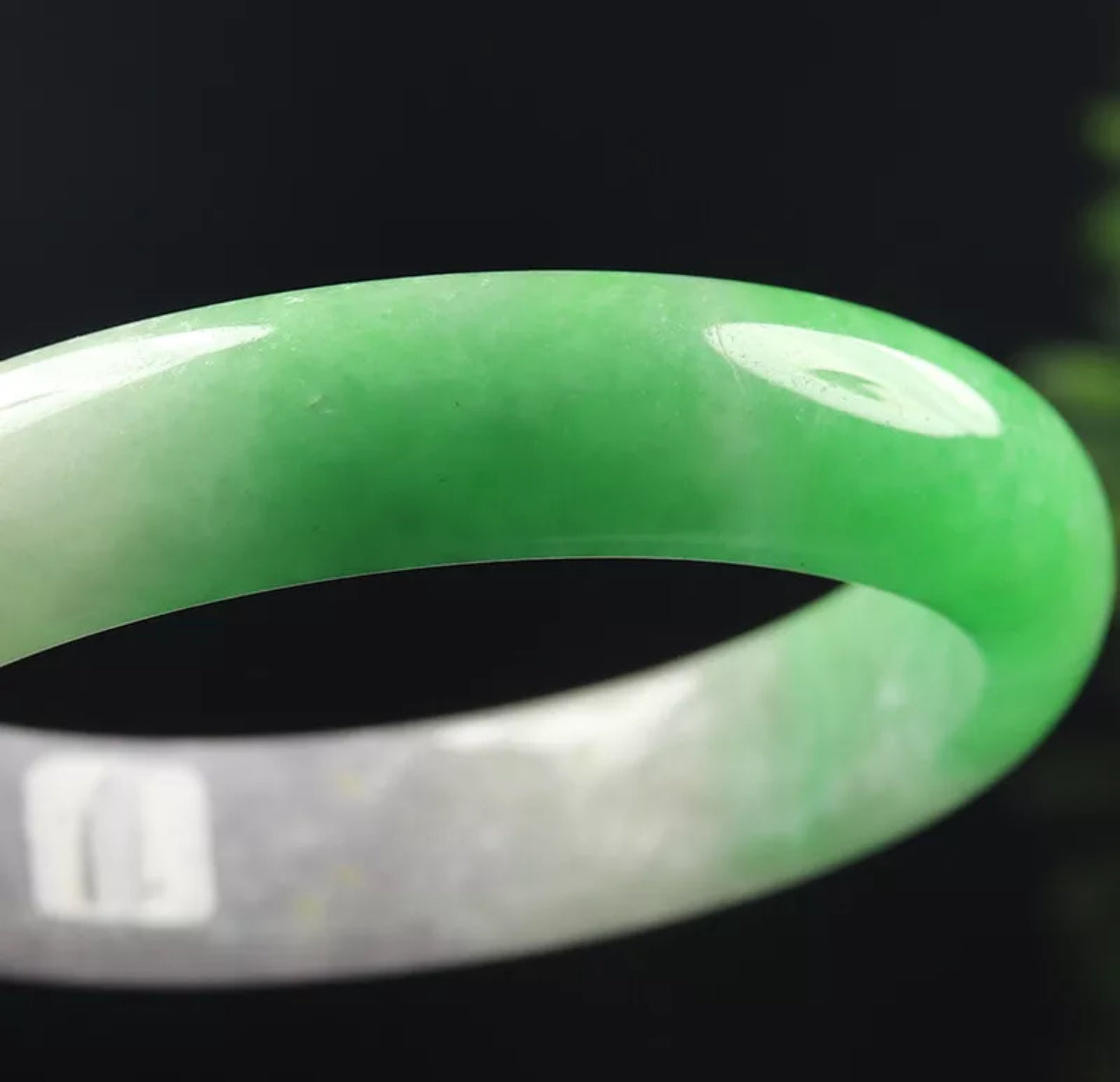 VINTAGE Medium Jadeite Green/Lavender Jade Bangle Size 59mm D531 - JazzyJewelbyAmina 