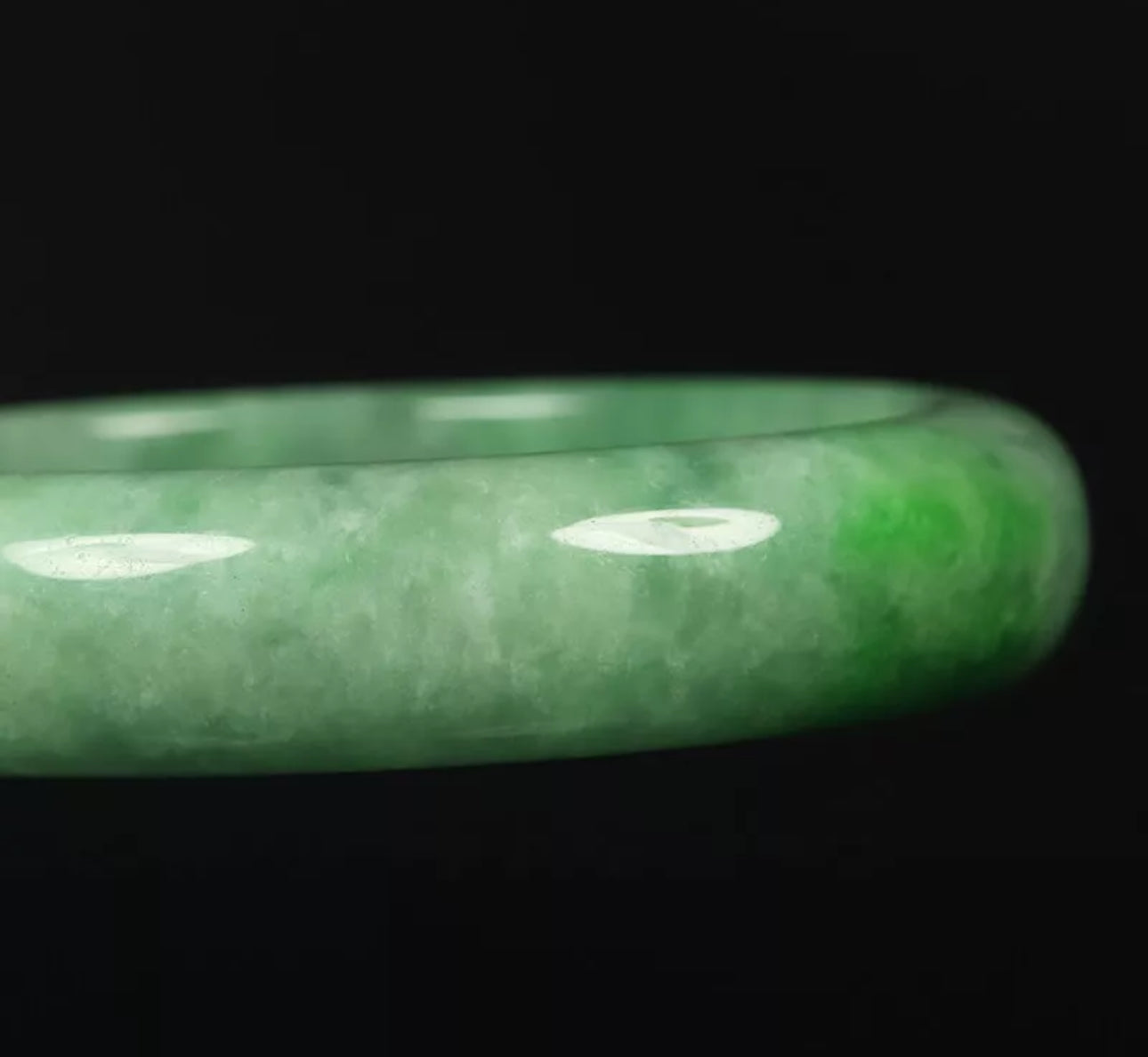 VINTAGE Medium Jadeite Green Jade Bangle Size 58mm Pop Green Jade! N723 - JazzyJewelbyAmina 
