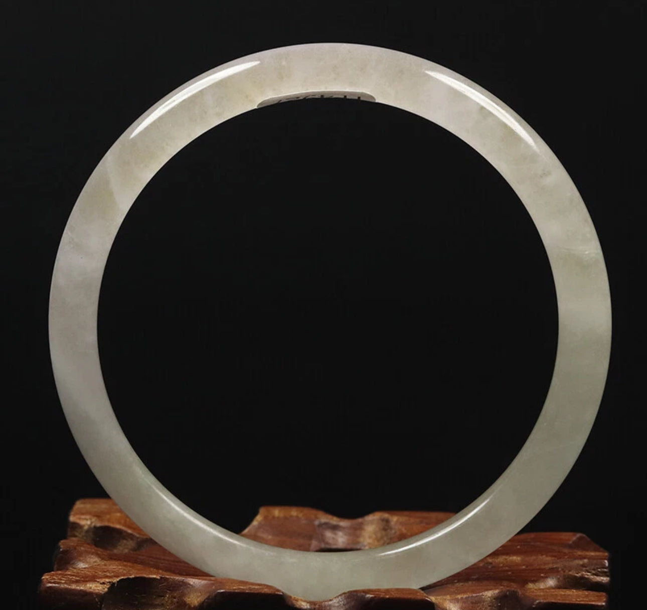 VINTAGE Medium Jadeite White/Green Jade Bangle Size 59 mm Round Princess Cut D907