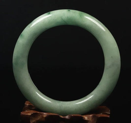 VINTAGE Large Jadeite Pale Green Jade Round Princess, Cut Bangle Size 61 MM M173 - JazzyJewelbyAmina 