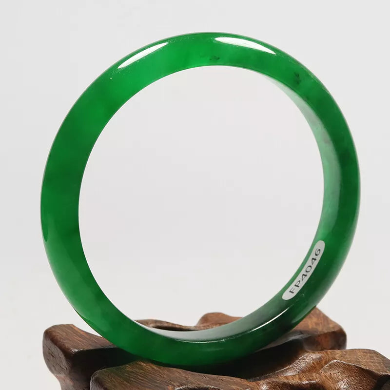 VINTAGE Medium Jadeite Green Jade Bangle Size 58mm Bright Green! Jade! L046 - JazzyJewelbyAmina 