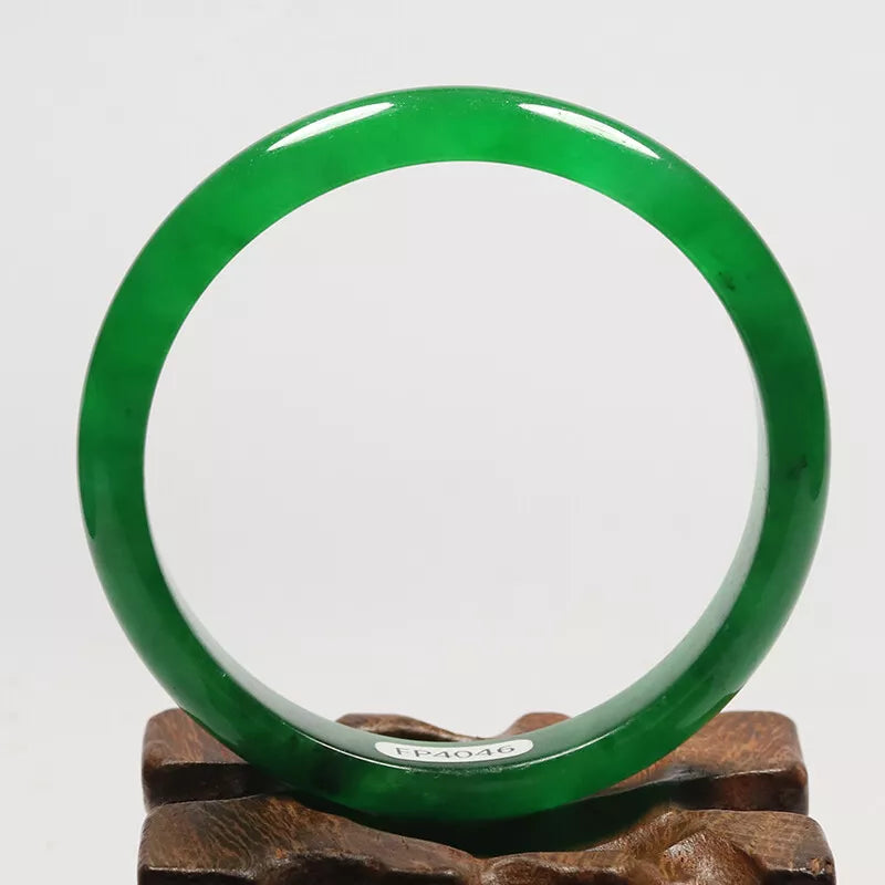 VINTAGE Medium Jadeite Green Jade Bangle Size 58mm Bright Green! Jade! L046 - JazzyJewelbyAmina 