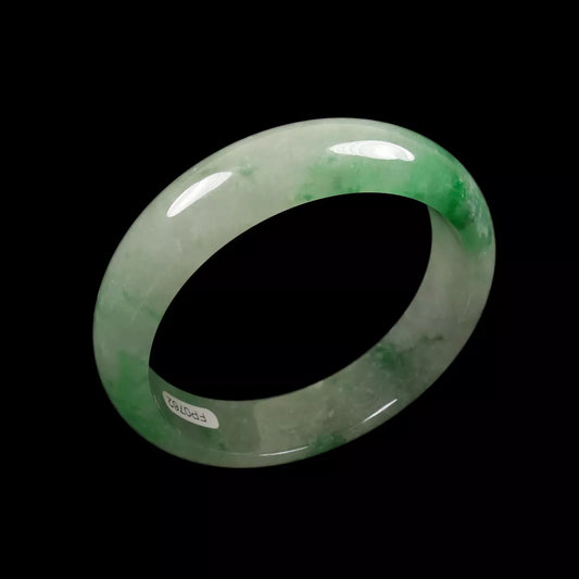 VINTAGE Medium Jadeite Green Jade Bangle Size 58mm Unique Shades of Green! Y577 - JazzyJewelbyAmina 