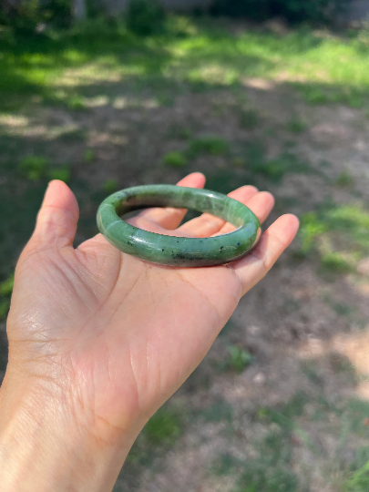 VINTAGE Large Nephrite Jade Bangle from Siberia, Spinach Green (Rare Piece) Size 60mm J112 - JazzyJewelbyAmina 
