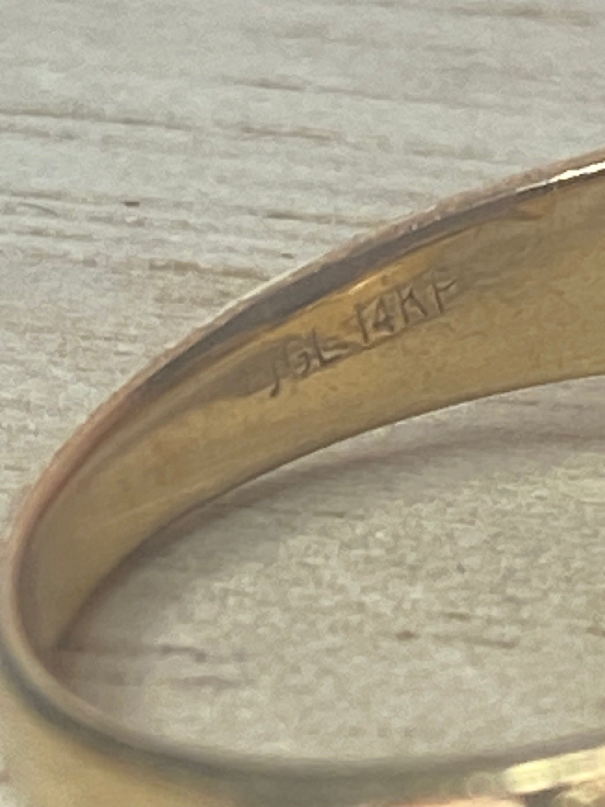 VINTAGE 14k Gold (marked) Diamond Horseshoe Nugget Ring Size 9 - JazzyJewelbyAmina 