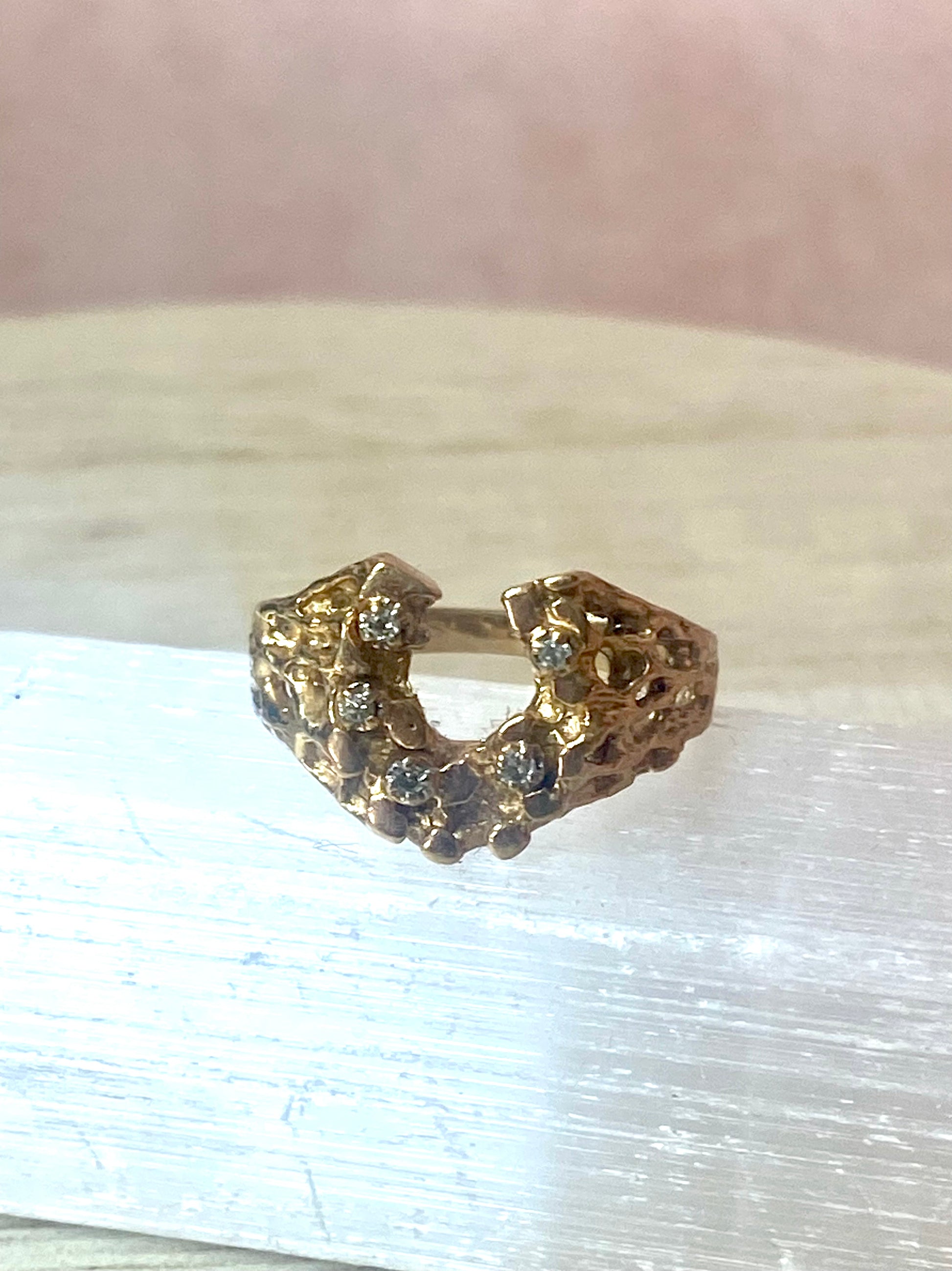 VINTAGE 14k Gold (marked) Diamond Horseshoe Nugget Ring Size 9 - JazzyJewelbyAmina 