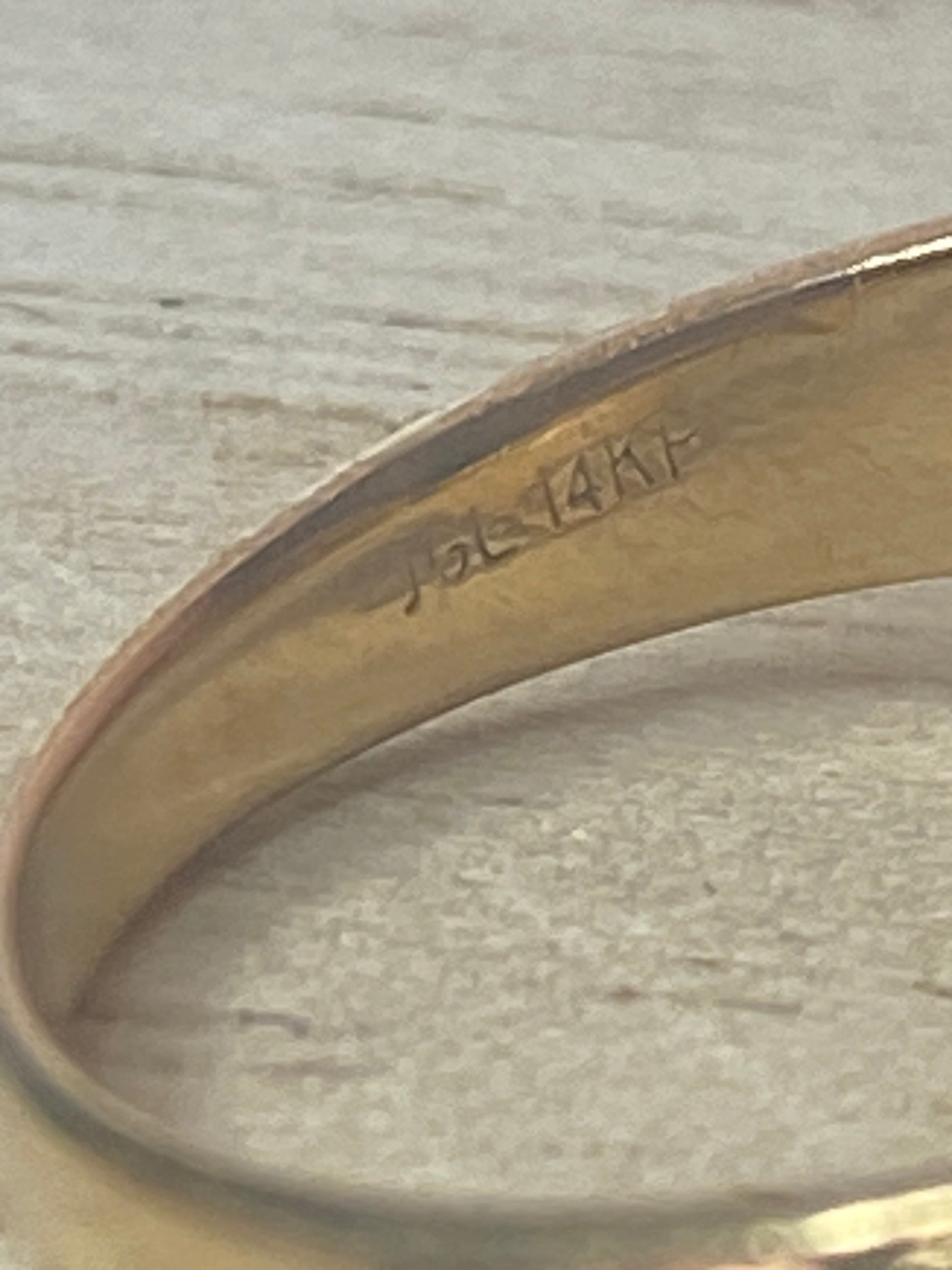 VINTAGE 14k Gold (marked) Diamond Horseshoe Nugget Ring Size 9 - JazzyJewelbyAmina 