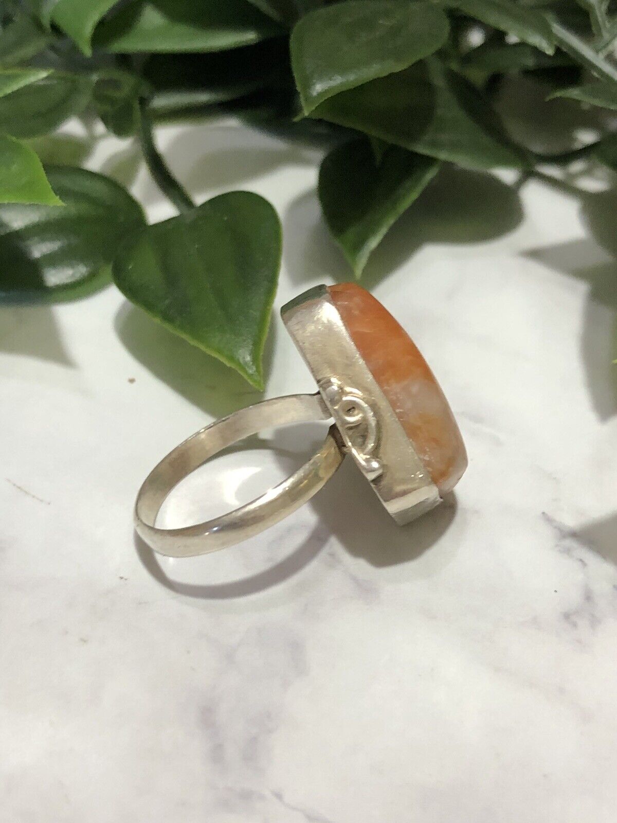 VINTAGE Orange Agate Stone Ring - Sterling Silver (stamped 925) band Size Medium 7.5 US - JazzyJewelbyAmina 