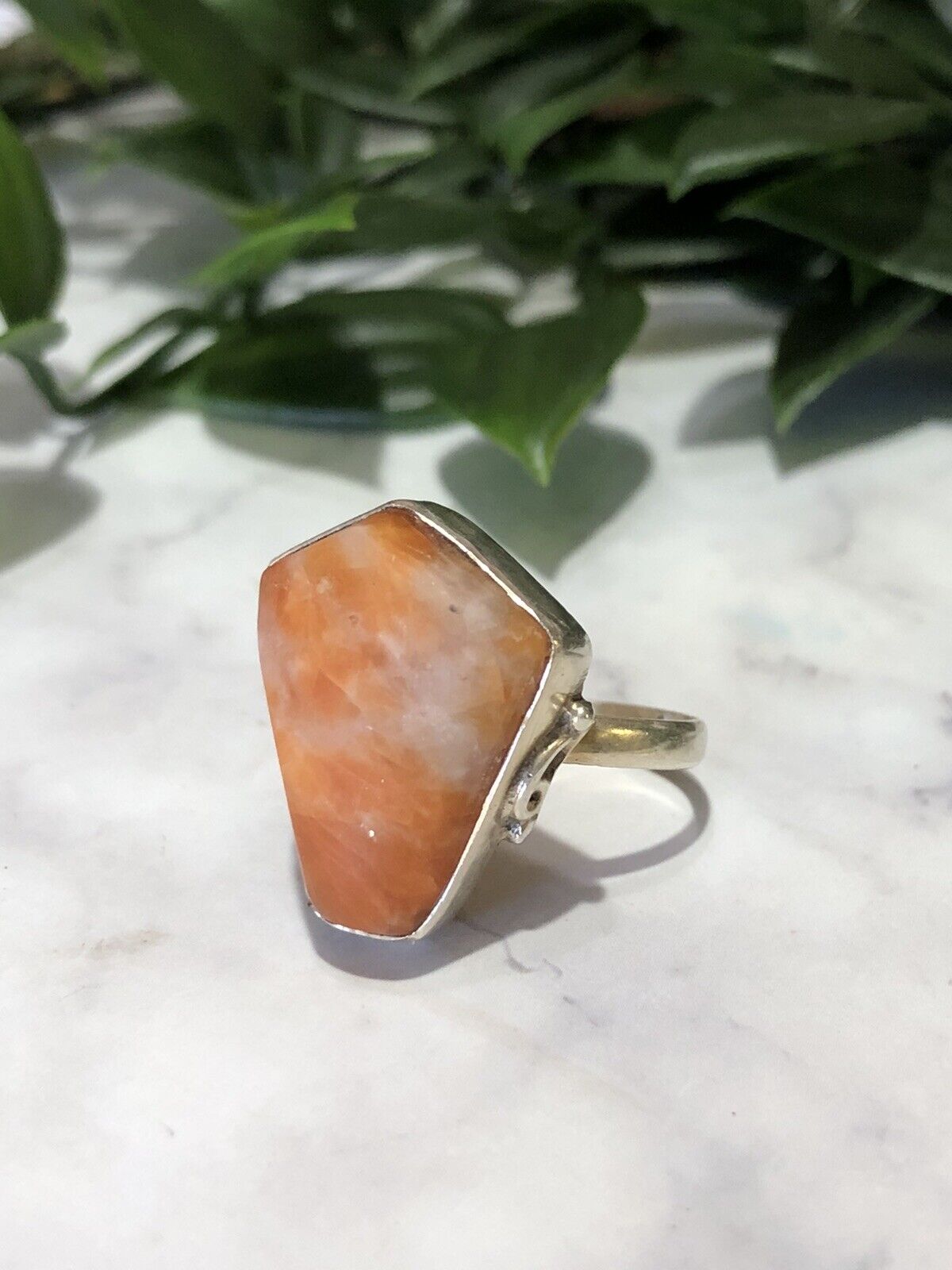 VINTAGE Orange Agate Stone Ring - Sterling Silver (stamped 925) band Size Medium 7.5 US - JazzyJewelbyAmina 