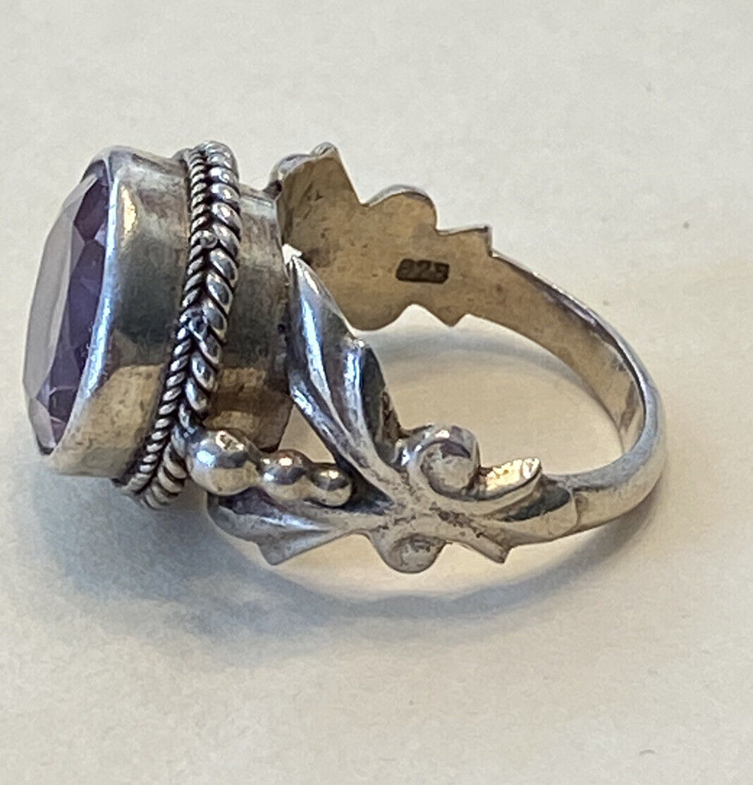 VINTAGE Amethyst Ring - Sterling Silver - Medium 6.25 US - JazzyJewelbyAmina 